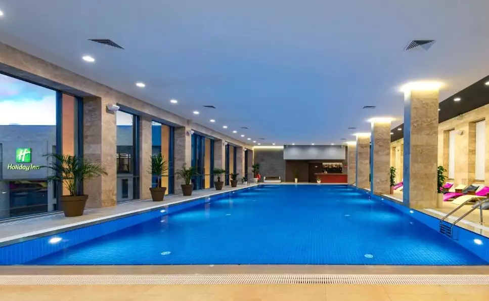 هتل هالیدی این  ایروان